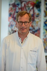Prof. Dr. Jan Gummert, Direktor der Klinik für Thorax- und Kardiovaskularchirurgie am Herz- und Diabeteszentrum NRW, Bad Oeynhausen  (Foto: Armin Kühn).